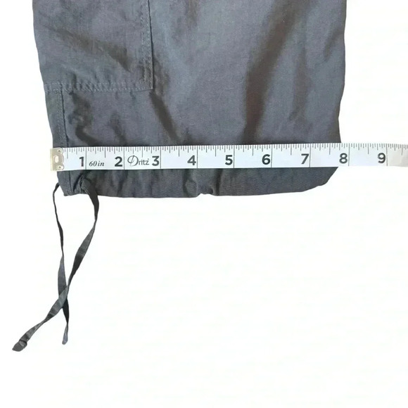 The North Face Size 3/4 Length Cargo Pants In Grey - Picture 12 of 13